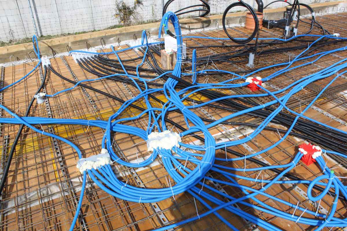 Einlage elektrische Rohre in Betondecke Einlage elektrische Rohre in Betondecke